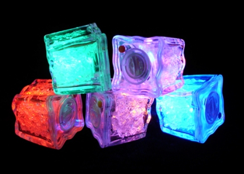 Светещи кубчета лед